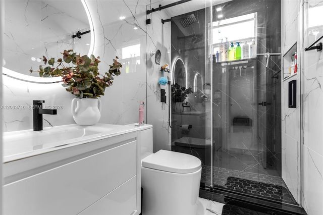 4211 W 8th Ave, Hialeah, FL 33012