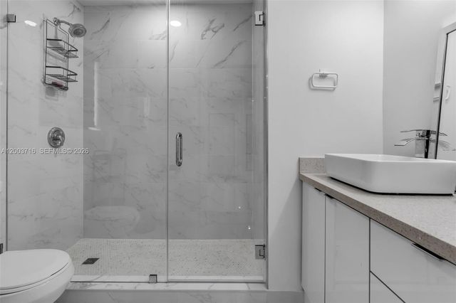 4211 W 8th Ave, Hialeah, FL 33012