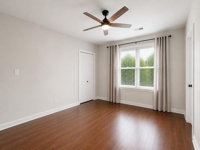 5 N Deerfoot Circle, The Woodlands, TX 77380