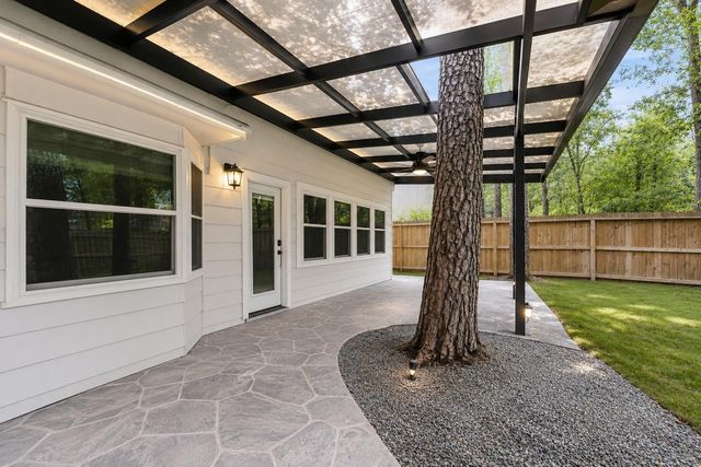 5 N Deerfoot Circle, The Woodlands, TX 77380