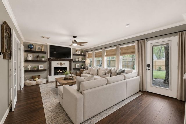 5 N Deerfoot Circle, The Woodlands, TX 77380