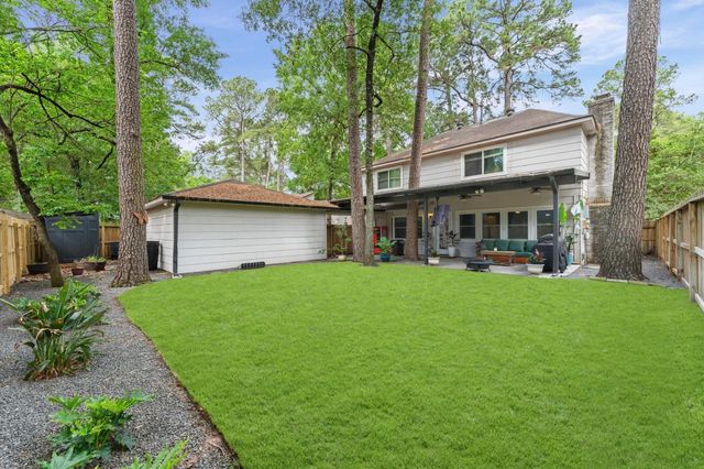 5 N Deerfoot Circle, The Woodlands, TX 77380