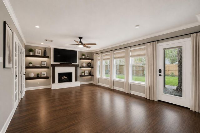 5 N Deerfoot Circle, The Woodlands, TX 77380