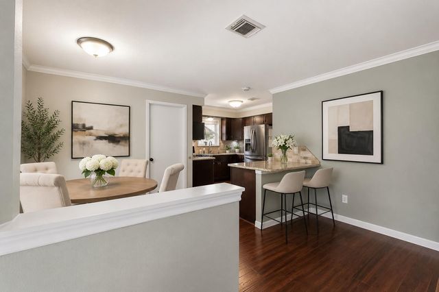 5 N Deerfoot Circle, The Woodlands, TX 77380