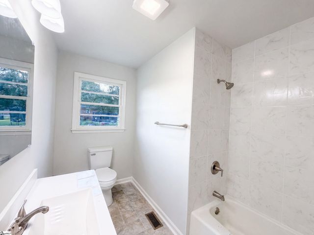 28 11th Street, Greer, SC 29651
