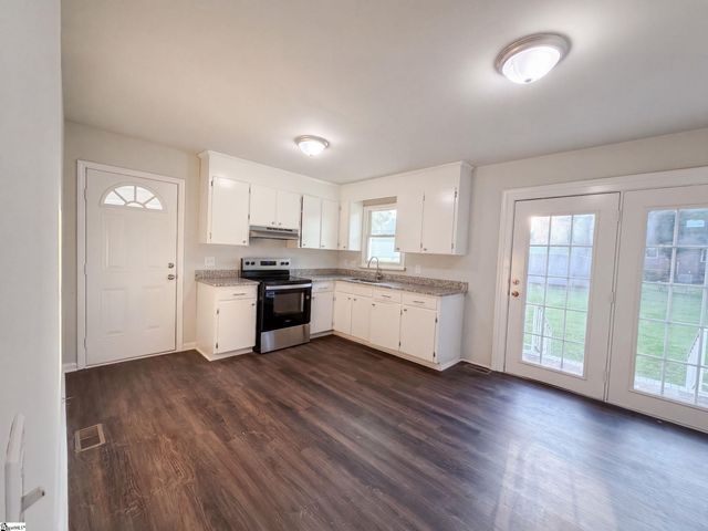 28 11th Street, Greer, SC 29651