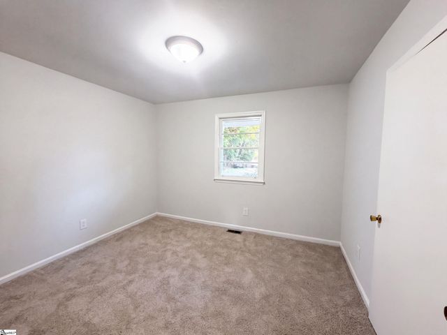 28 11th Street, Greer, SC 29651