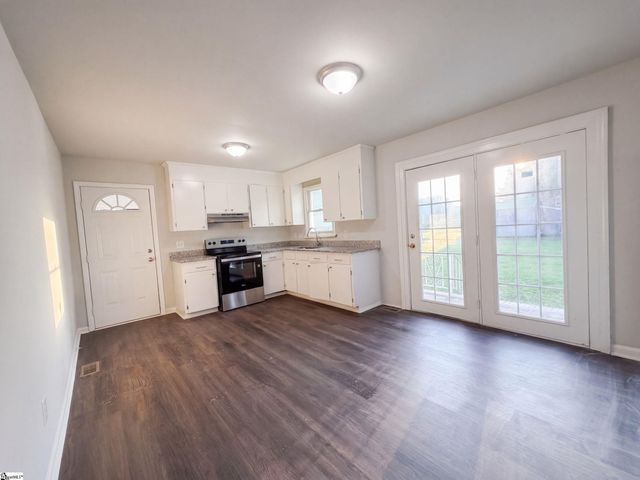 28 11th Street, Greer, SC 29651