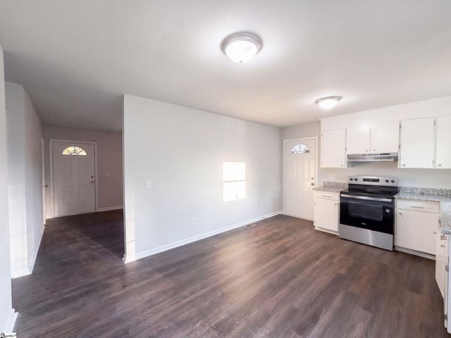 28 11th Street, Greer, SC 29651