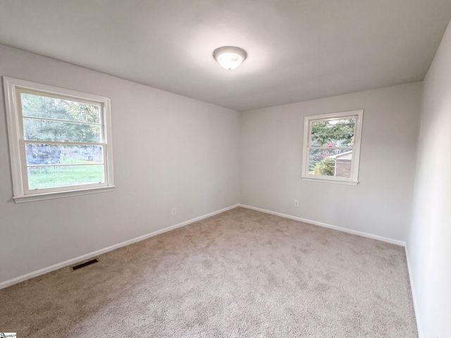 28 11th Street, Greer, SC 29651