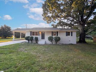 28 11th Street, Greer, SC 29651