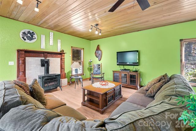 24 Wood Lake Drive, Fairview, NC 28730
