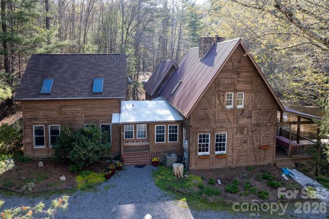 24 Wood Lake Drive, Fairview, NC 28730