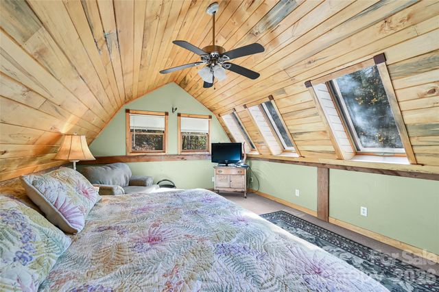 24 Wood Lake Drive, Fairview, NC 28730
