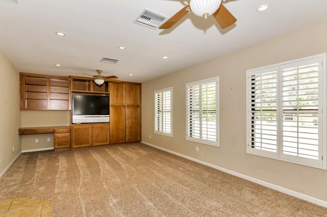 8818 N 47TH Place, Phoenix, AZ 85028