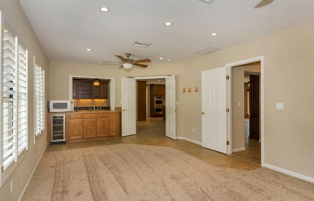 8818 N 47TH Place, Phoenix, AZ 85028