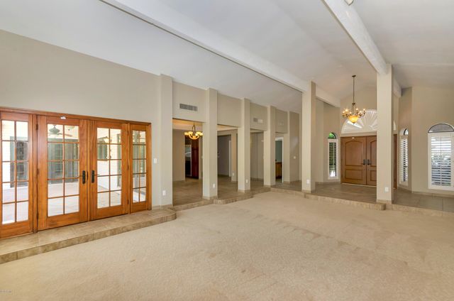 8818 N 47TH Place, Phoenix, AZ 85028