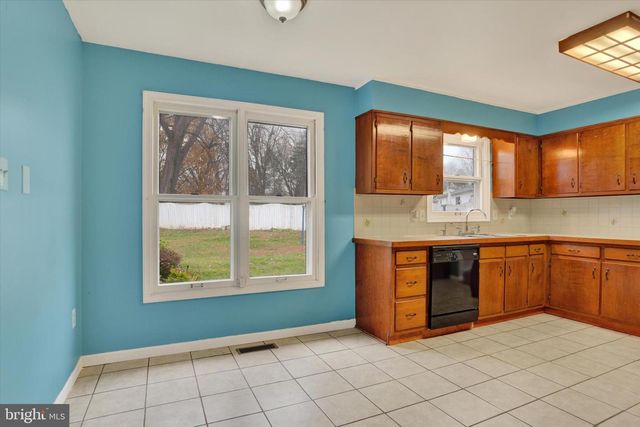 3801 BRYTTON LN, Harrisburg, PA 17110