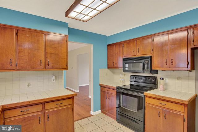 3801 BRYTTON LN, Harrisburg, PA 17110