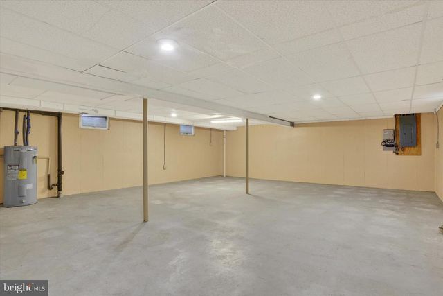 3801 BRYTTON LN, Harrisburg, PA 17110