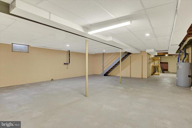 3801 BRYTTON LN, Harrisburg, PA 17110