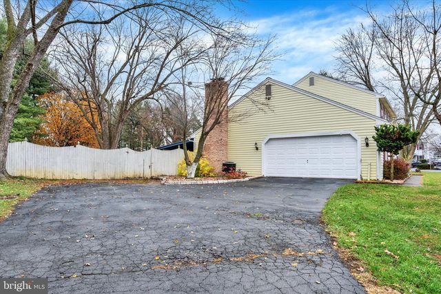 3801 BRYTTON LN, Harrisburg, PA 17110