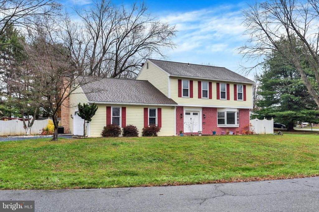 3801 BRYTTON LN, Harrisburg, PA 17110