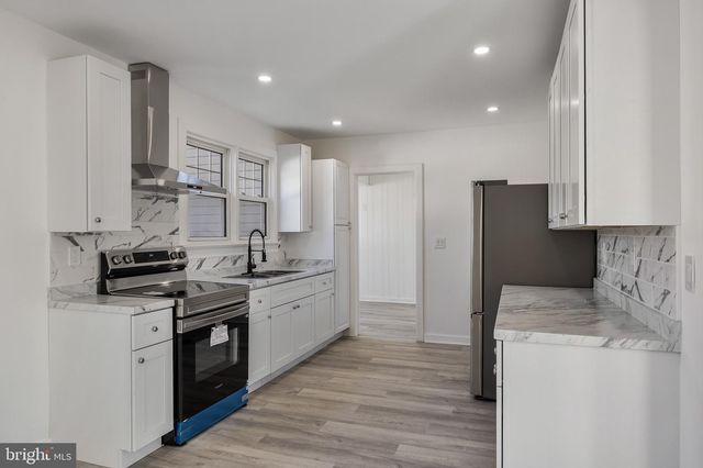 113 E OLIVE ST, Westville, NJ 08093