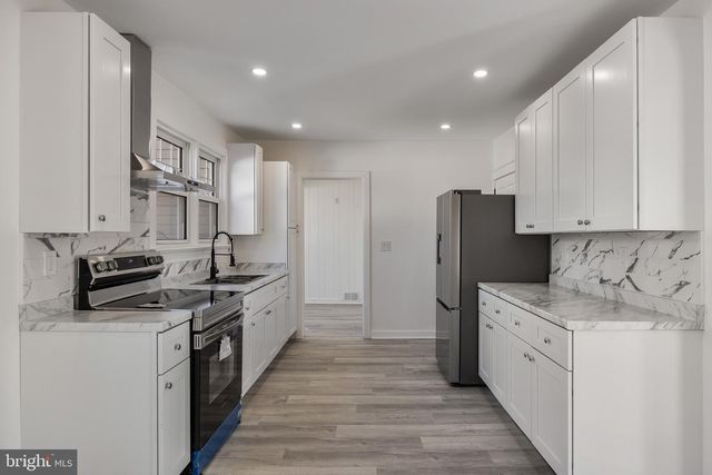 113 E OLIVE ST, Westville, NJ 08093