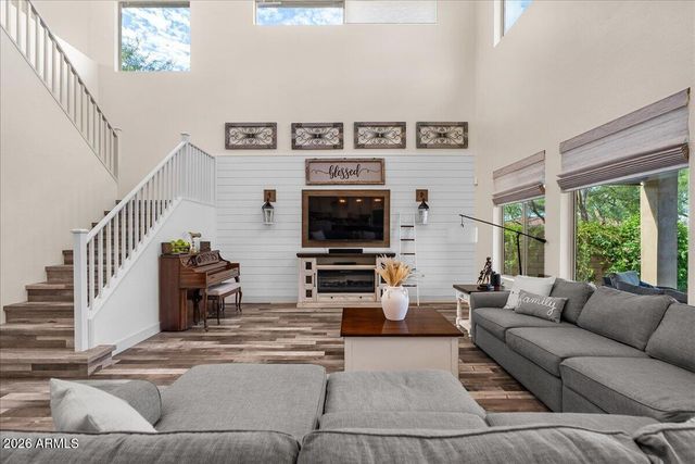 2914 E LOS GATOS Drive, Phoenix, AZ 85050