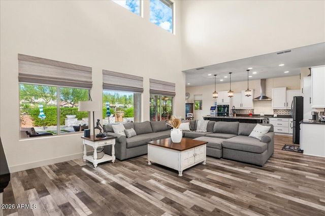 2914 E LOS GATOS Drive, Phoenix, AZ 85050