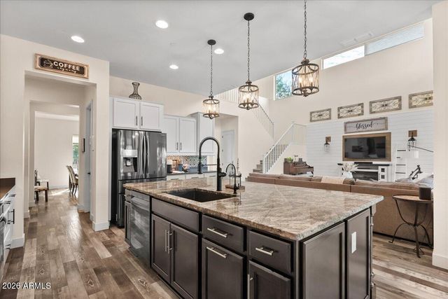 2914 E LOS GATOS Drive, Phoenix, AZ 85050