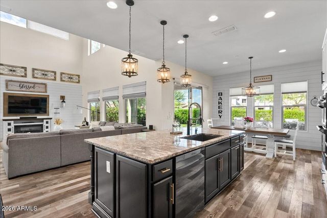 2914 E LOS GATOS Drive, Phoenix, AZ 85050