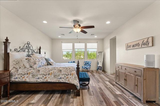 2914 E LOS GATOS Drive, Phoenix, AZ 85050