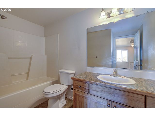 7415 Ne 61ST Way, Vancouver, WA 98662