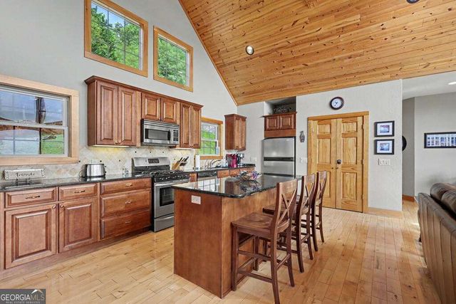 575 Longview Drive, Hayesville, NC 28904