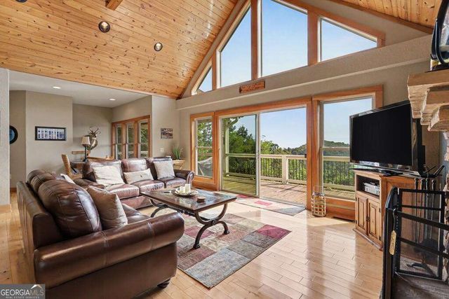 575 Longview Drive, Hayesville, NC 28904