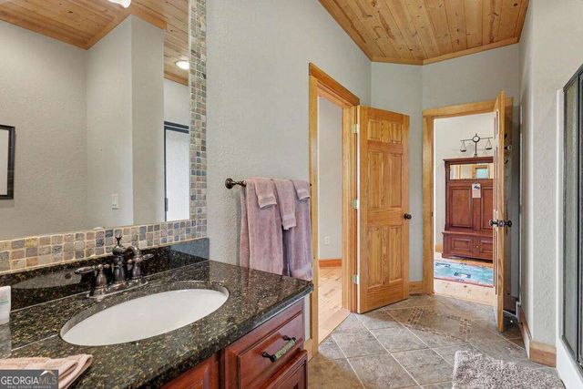 575 Longview Drive, Hayesville, NC 28904