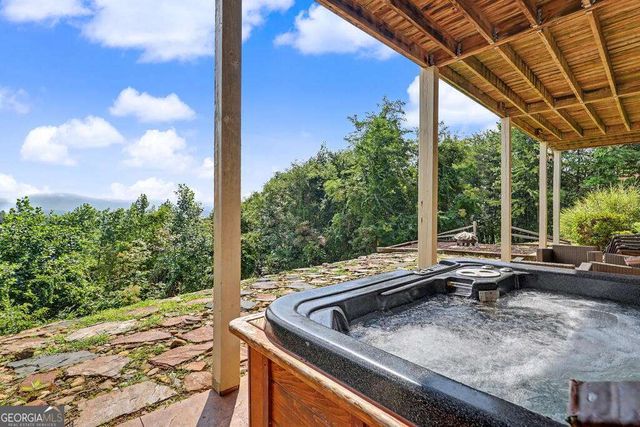 575 Longview Drive, Hayesville, NC 28904