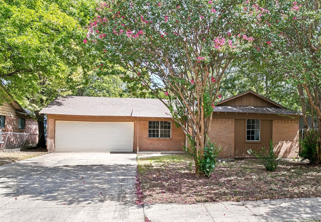 321 Christie Avenue, Everman, TX 76140
