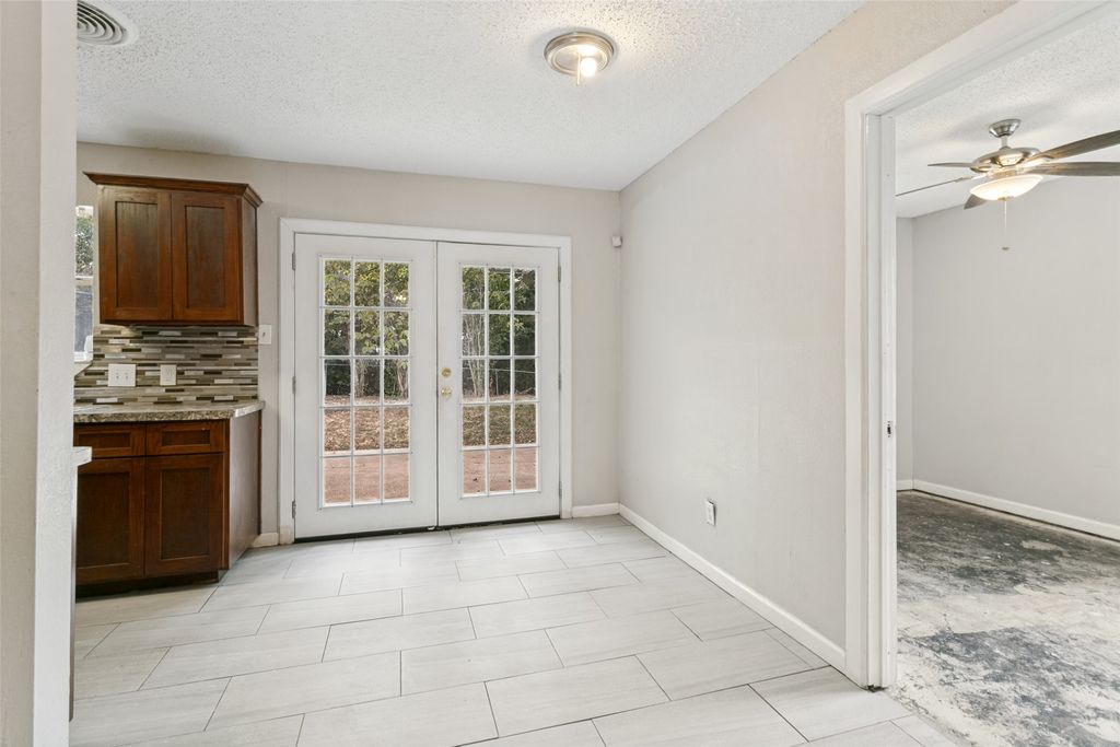 321 Christie Avenue, Everman, TX 76140 — photo 4