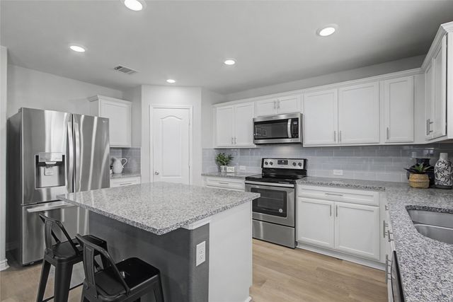 2729 Ryder Lane, Aubrey, TX 76227