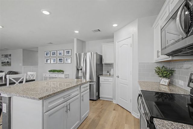 2729 Ryder Lane, Aubrey, TX 76227