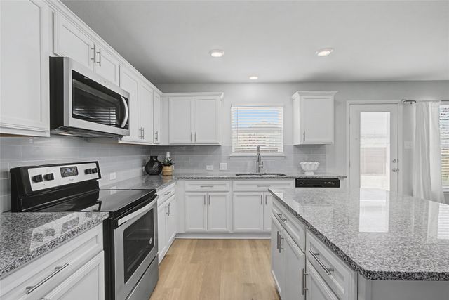 2729 Ryder Lane, Aubrey, TX 76227