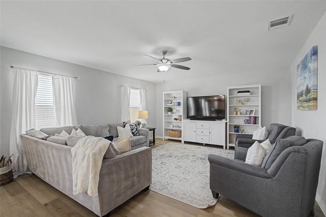 2729 Ryder Lane, Aubrey, TX 76227