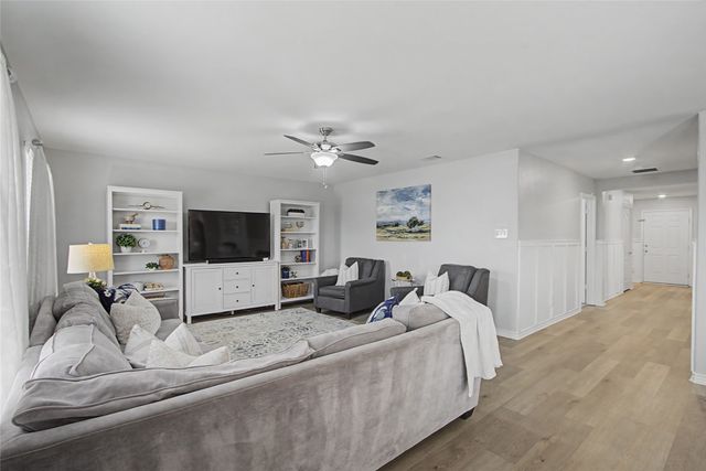 2729 Ryder Lane, Aubrey, TX 76227