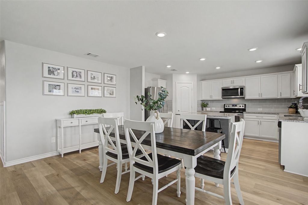 2729 Ryder Lane, Aubrey, TX 76227