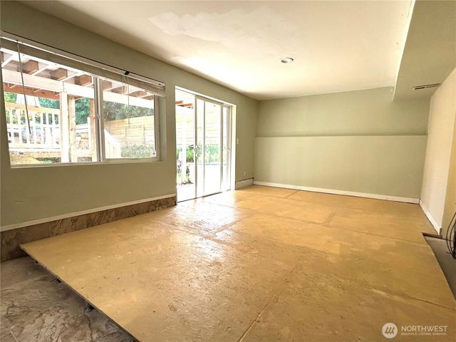 10231 NE 24th Street, Bellevue, WA 98004