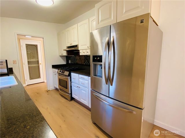 10231 NE 24th Street, Bellevue, WA 98004