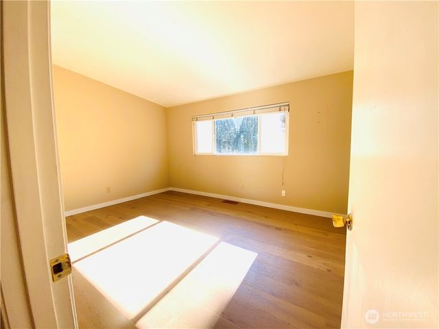 10231 NE 24th Street, Bellevue, WA 98004